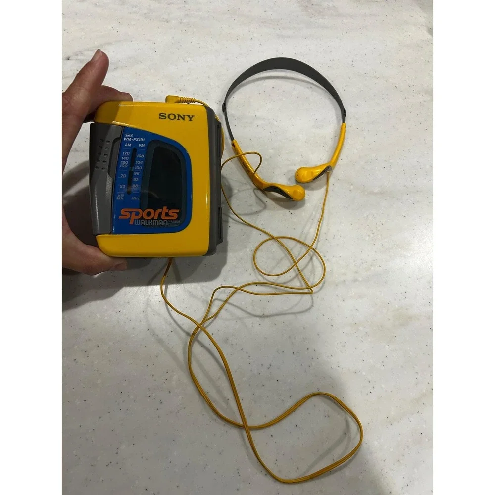 Sony Sports Walkman WM-FS191 AM/FM Cassette Player Yellow MDR-W14 Headphones